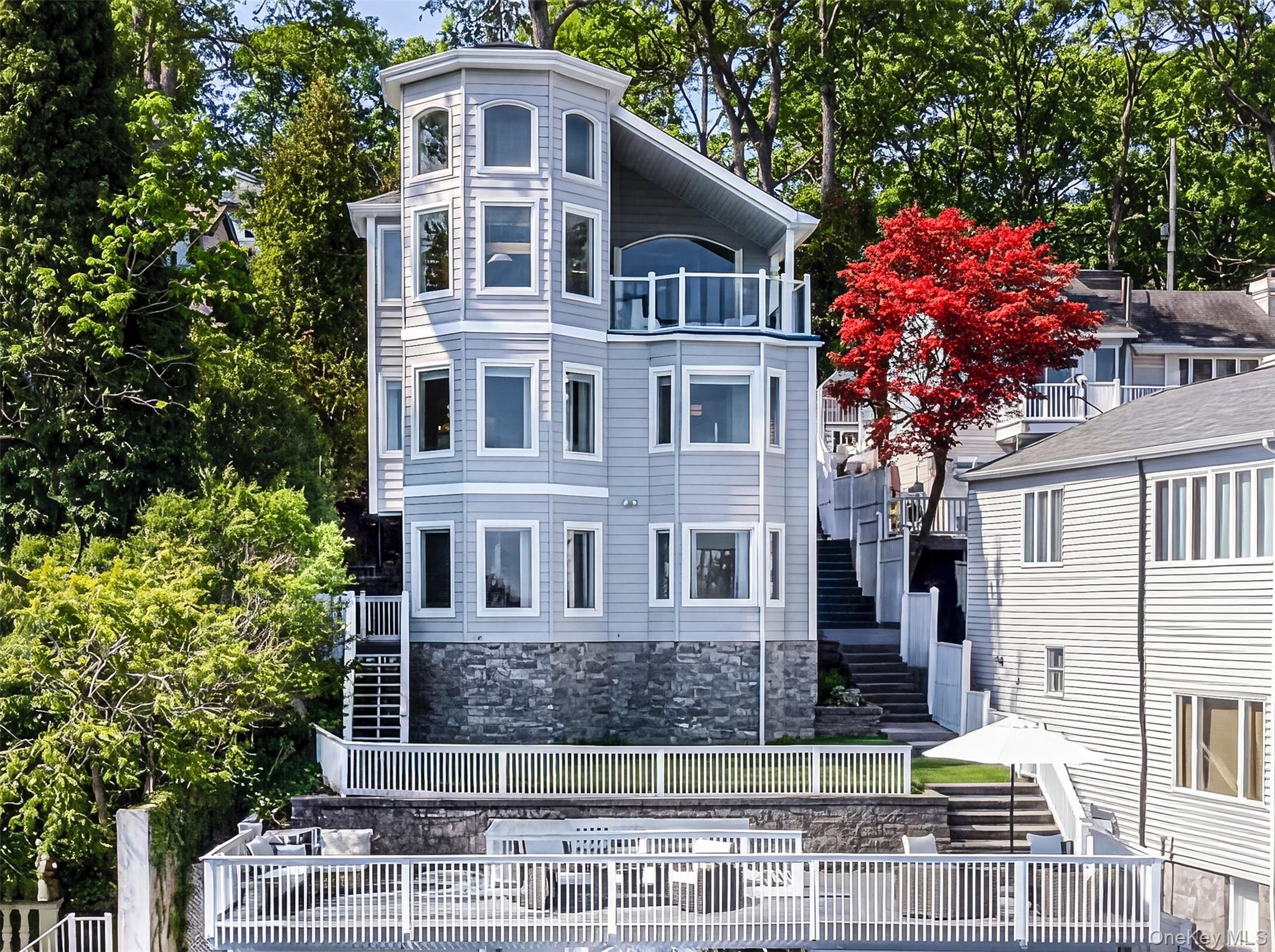 565 Mckinley Terrace – For Sale
