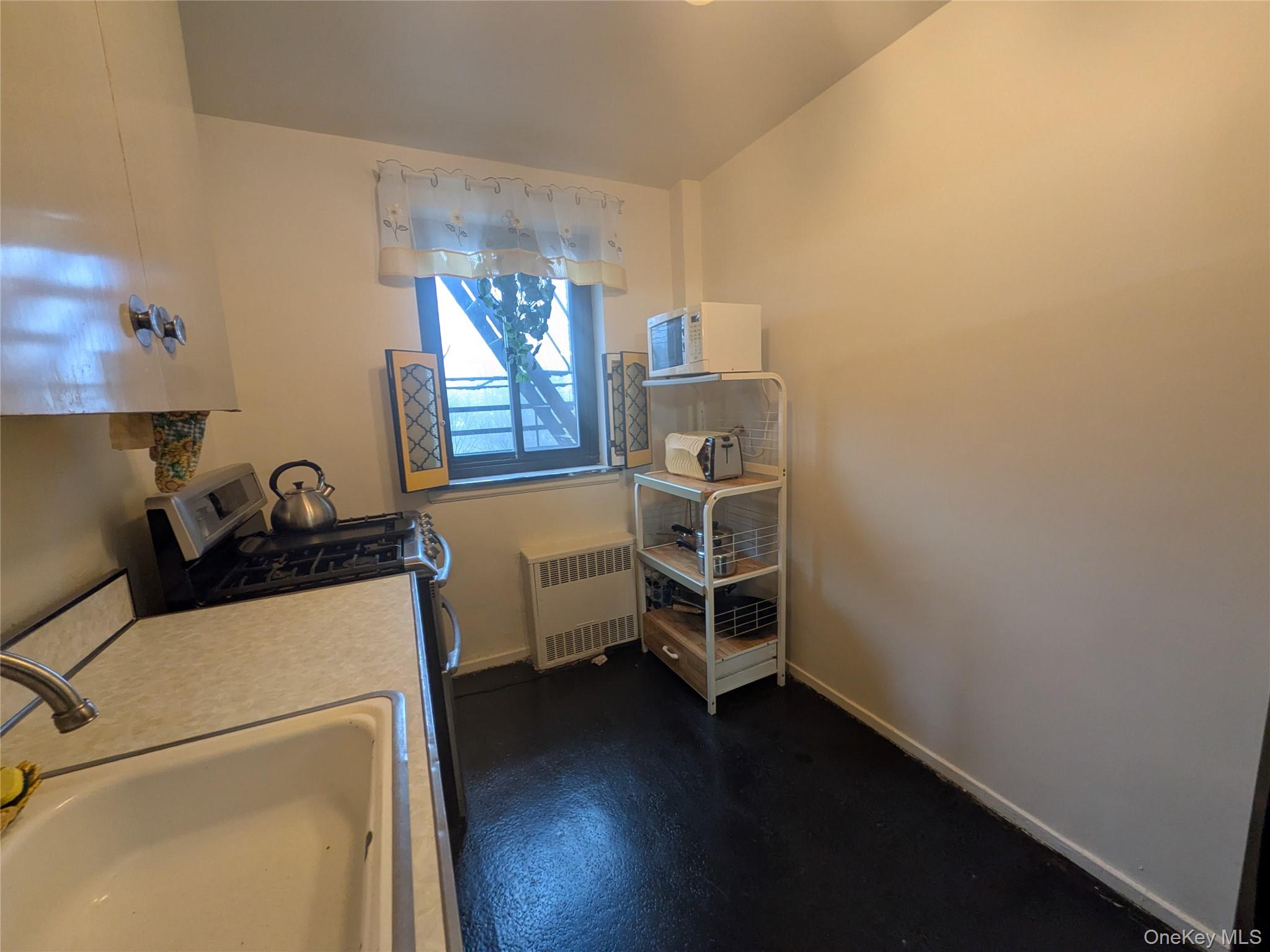87-56 Francis Lewis Boulevard, Unit B45 photo 8