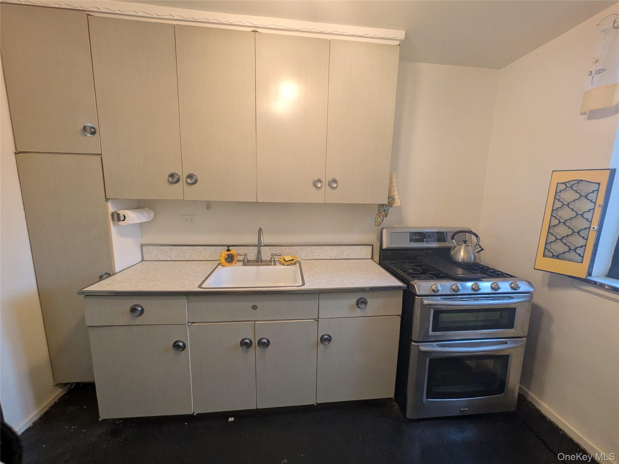 87-56 Francis Lewis Boulevard, Unit B45 photo 9