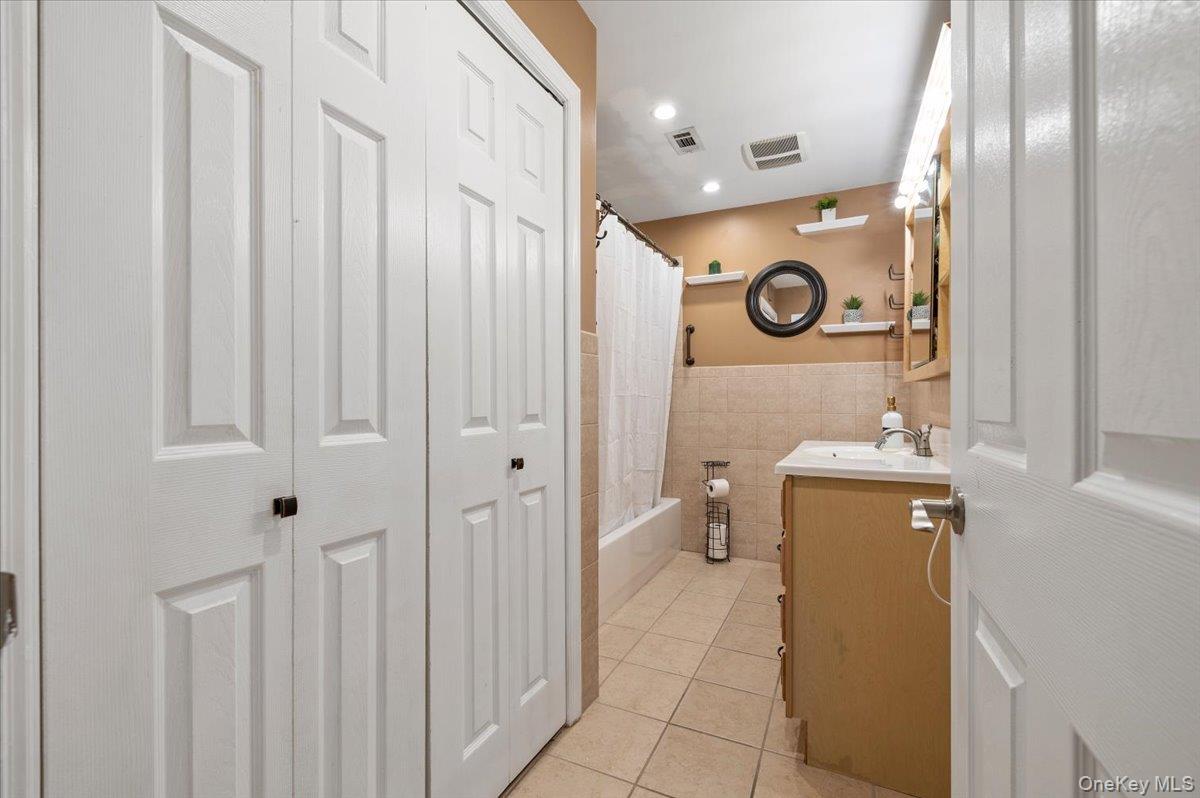 190 Lake Pointe Circle, Unit 190 photo 14