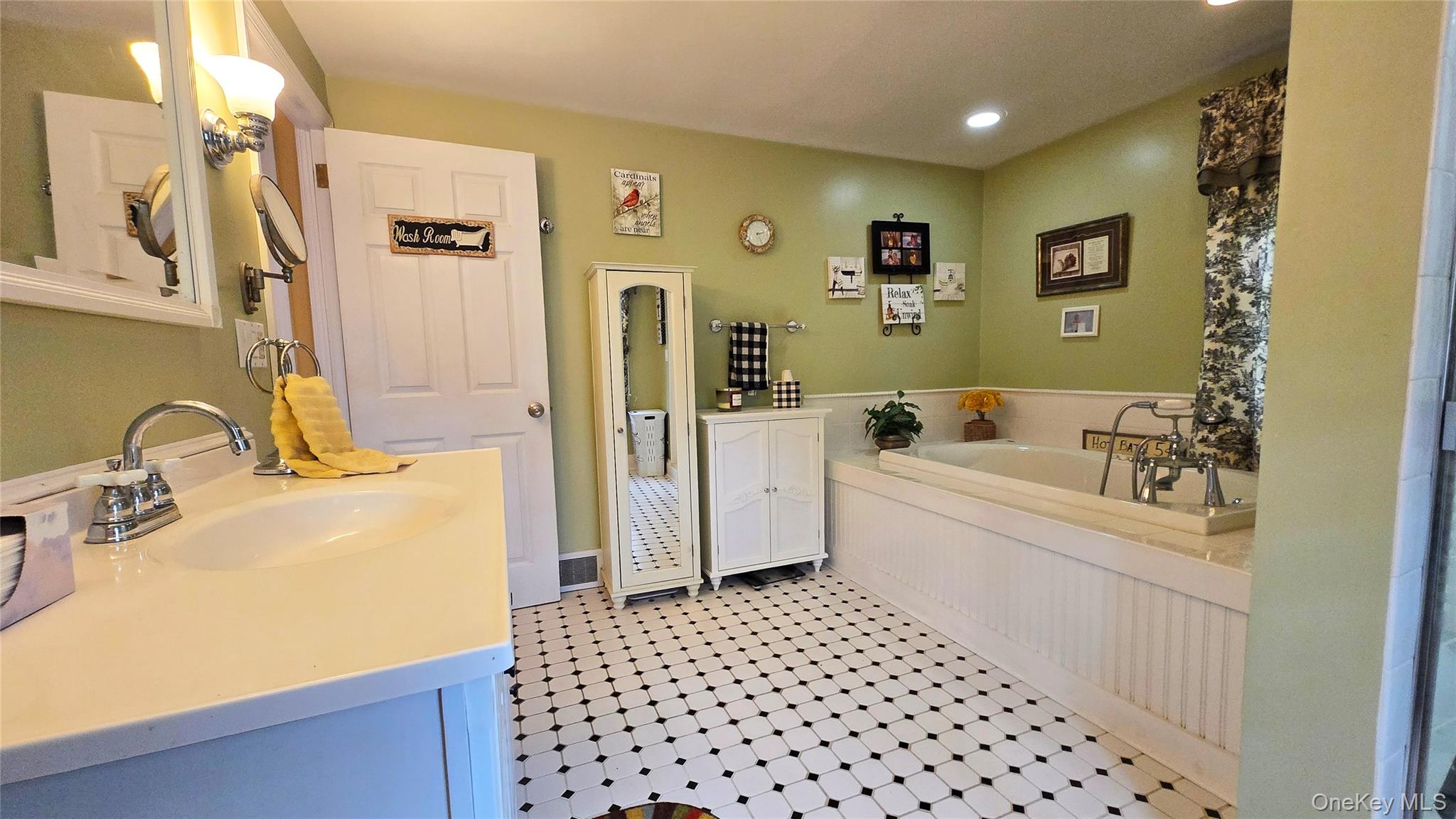 32 Atlantic Avenue – For Sale photo 23