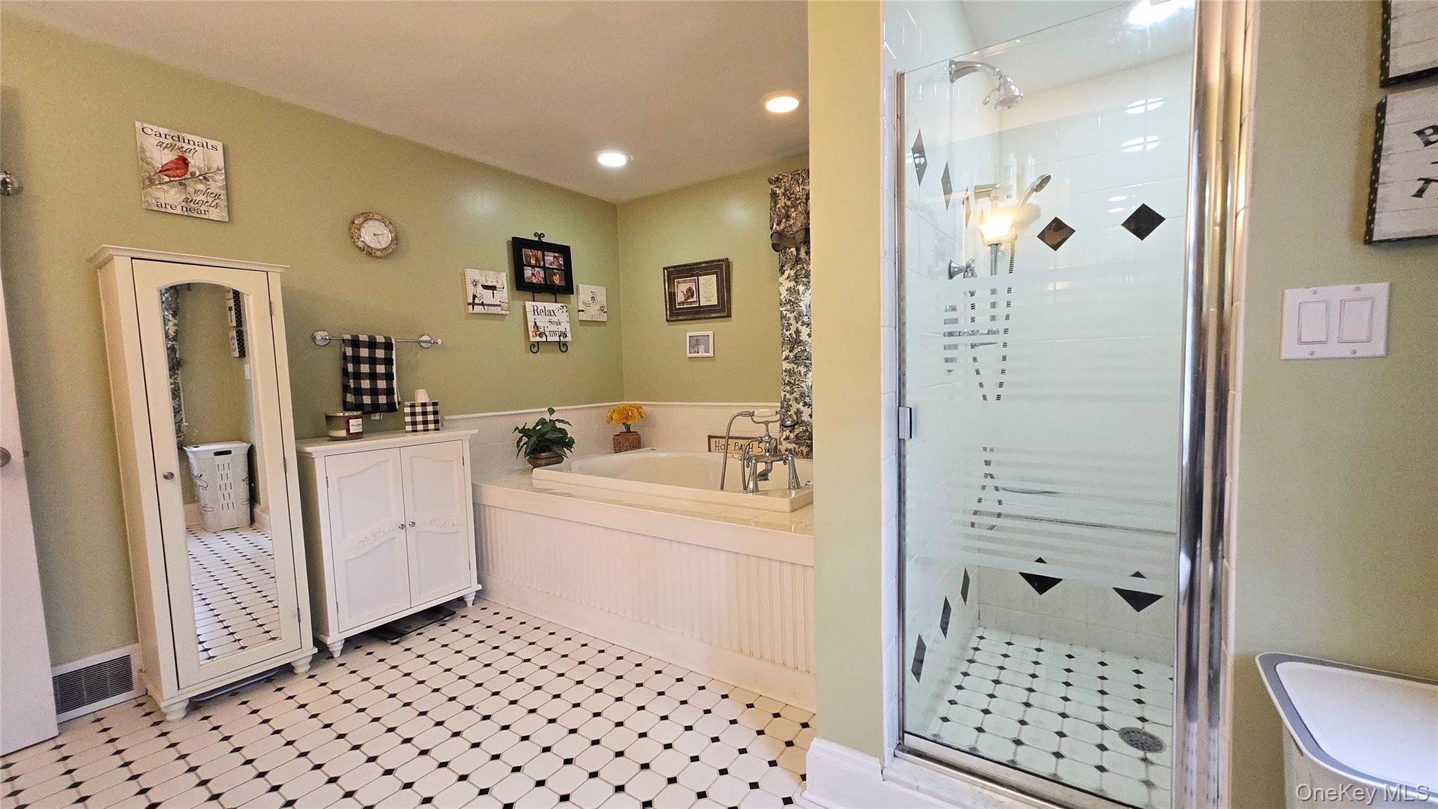 32 Atlantic Avenue – For Sale photo 24