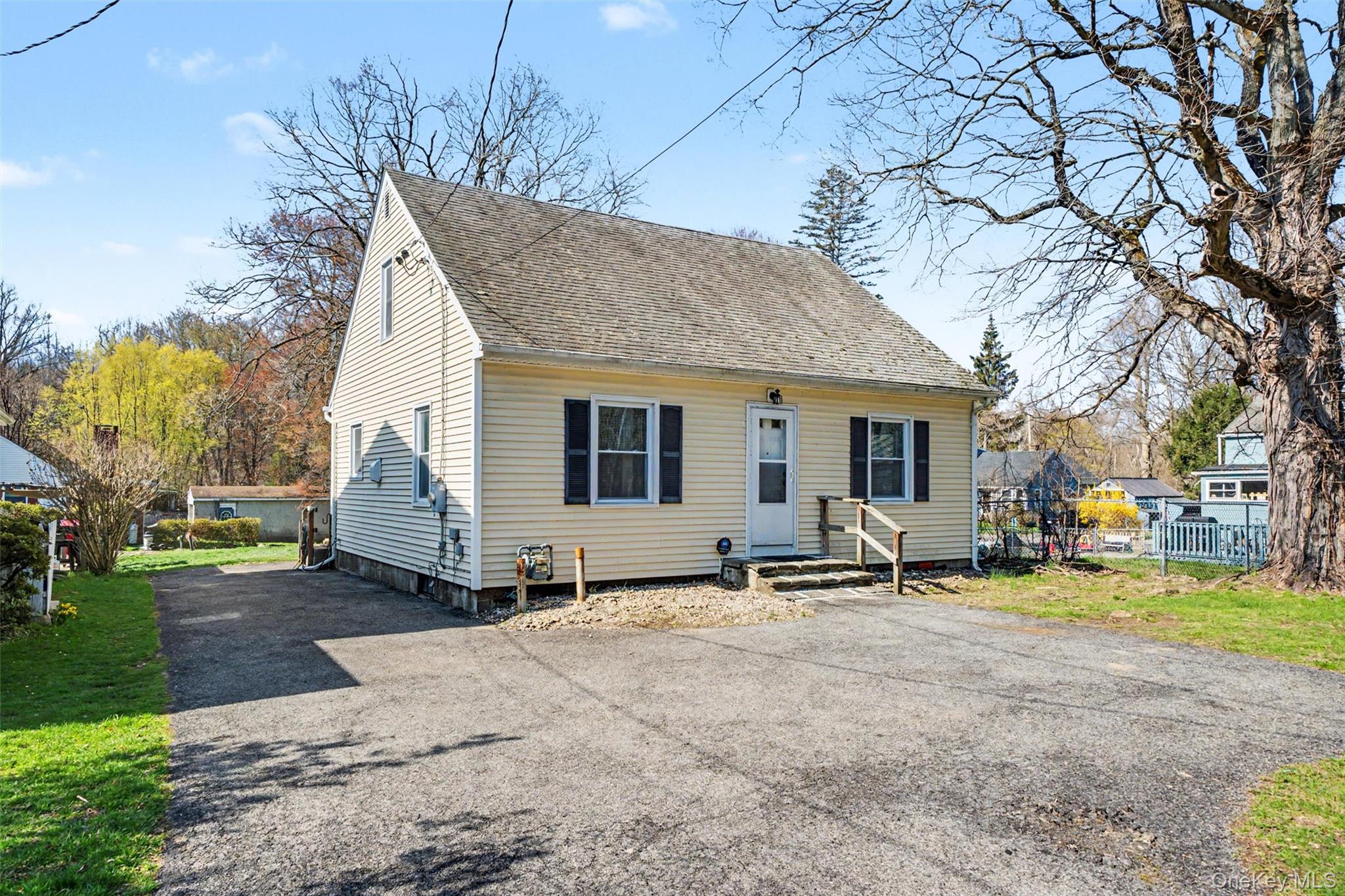 15 Forge Hill Road – For Rent