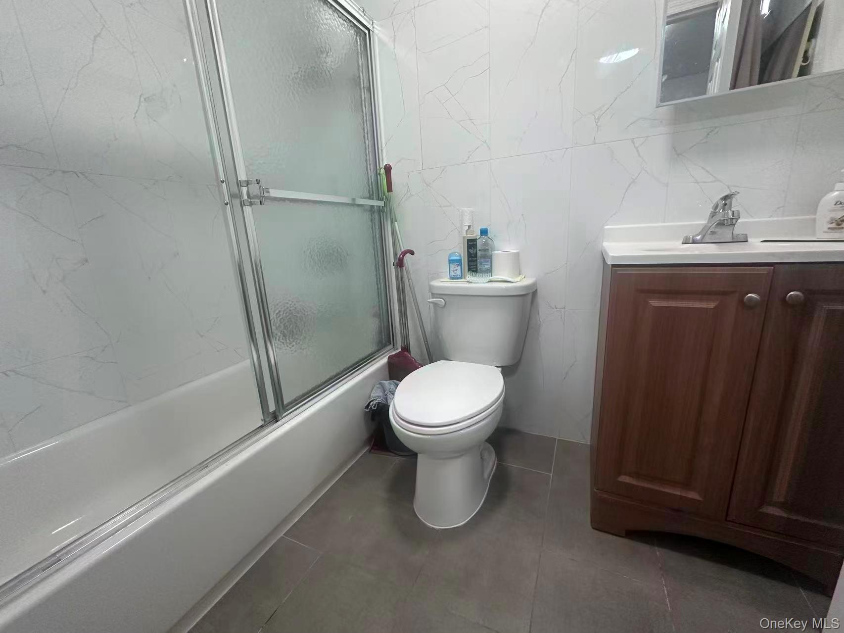 102-03 Jamaica Avenue – For Sale photo 3