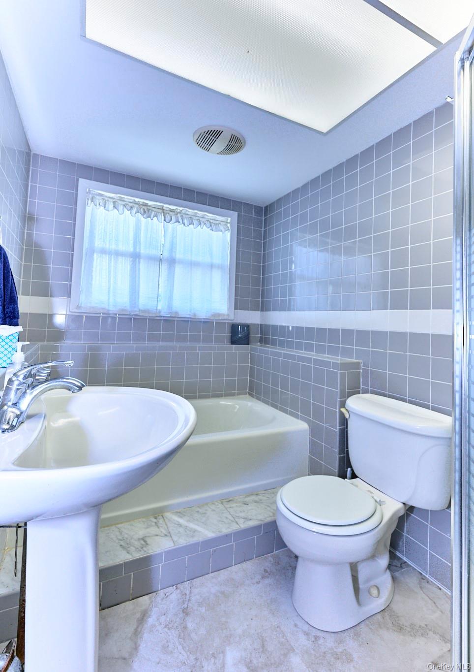 10 W Simmon – For Sale photo 25