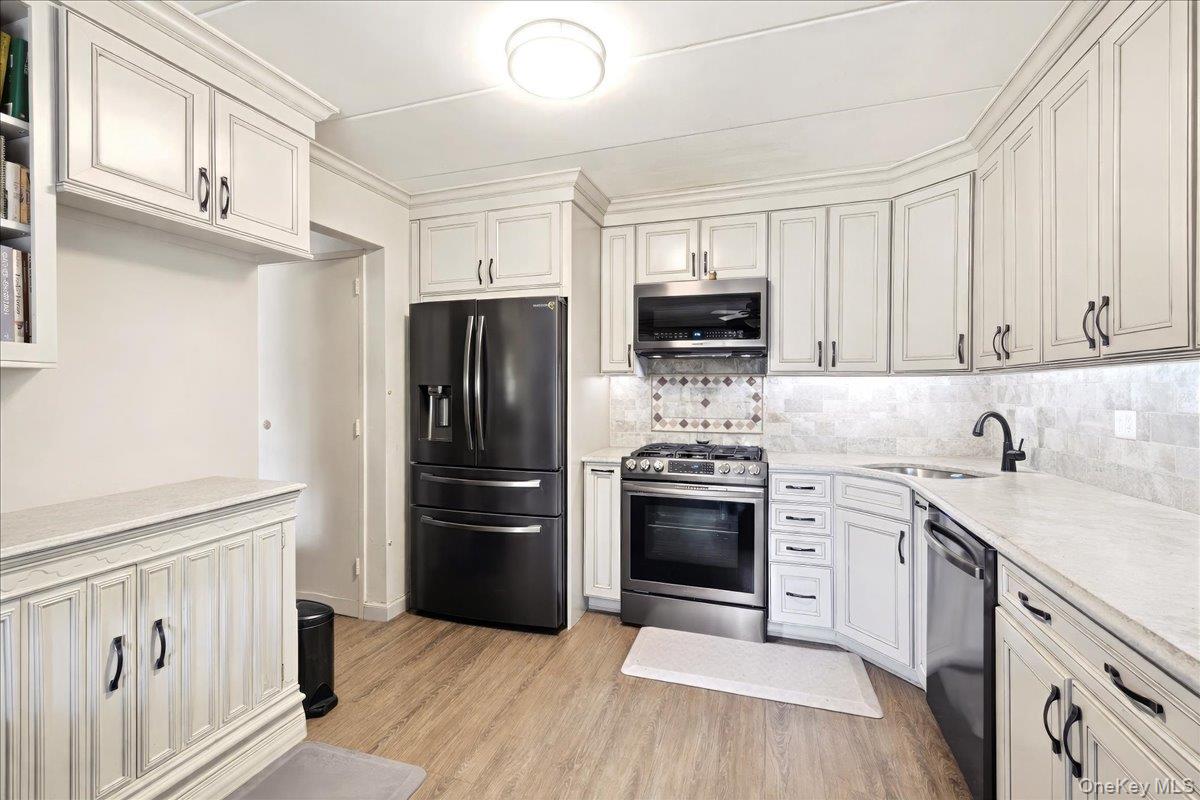 540 Ellsworth Avenue, Unit D2 photo 10