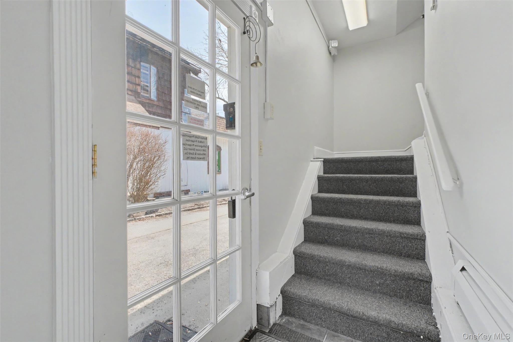 17 Collegeview Avenue – For Rent photo 5