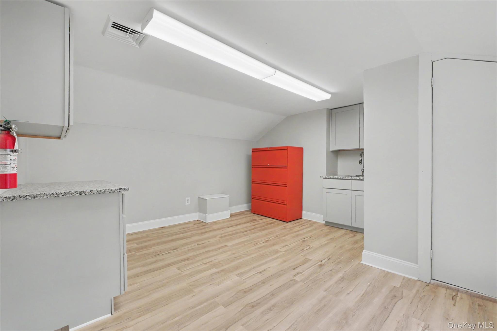 17 Collegeview Avenue – For Rent photo 24