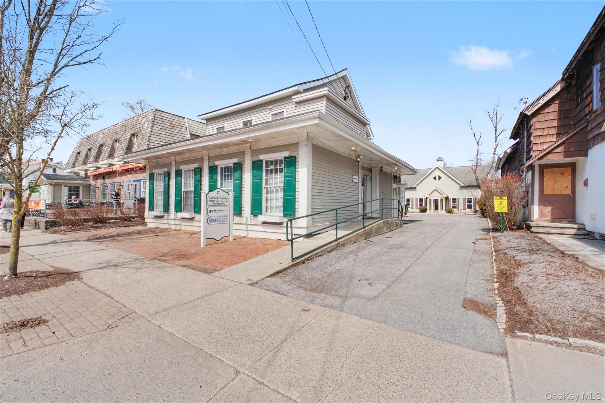 17 Collegeview Avenue – For Rent photo 3