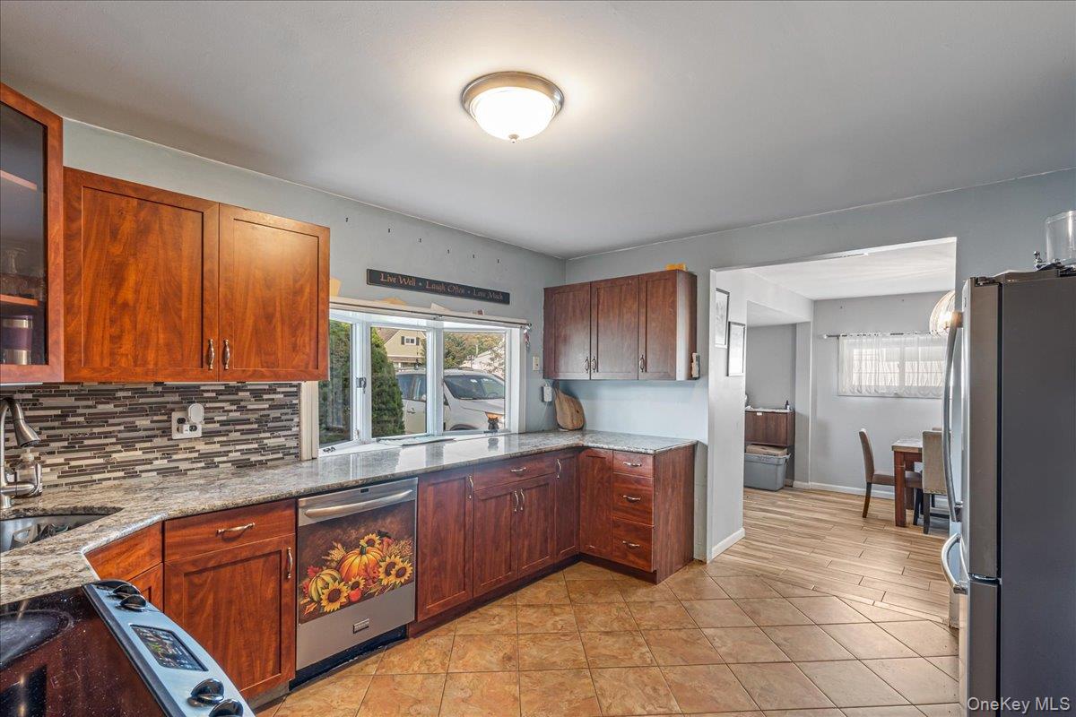 236 Duckpond Drive S – For Sale photo 10