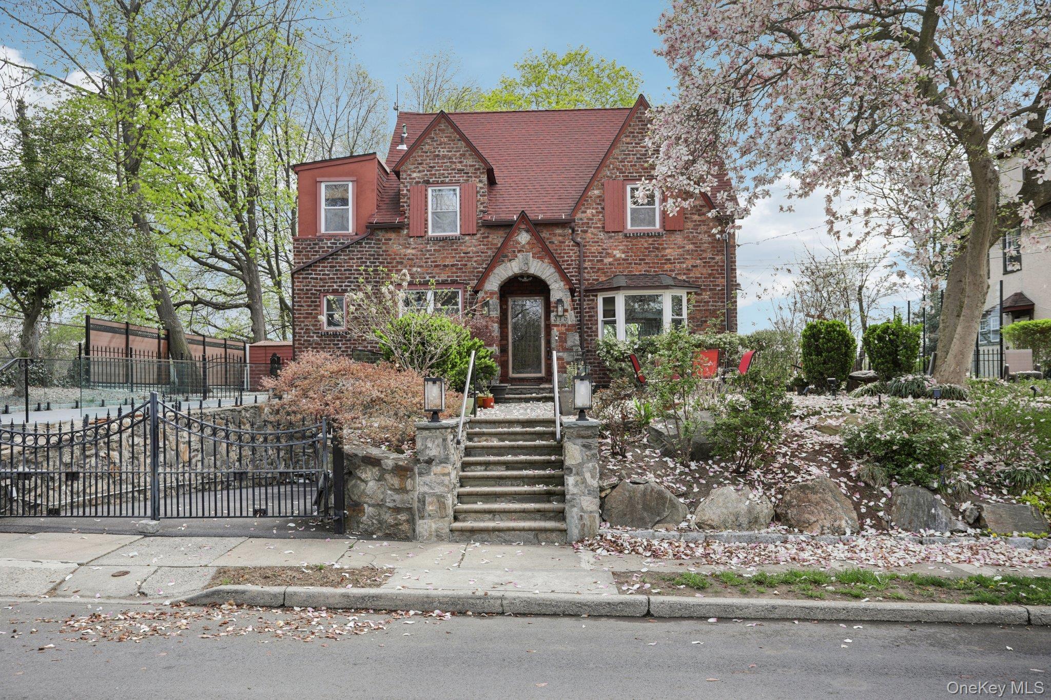 375 Hawthorne Terrace – For Rent