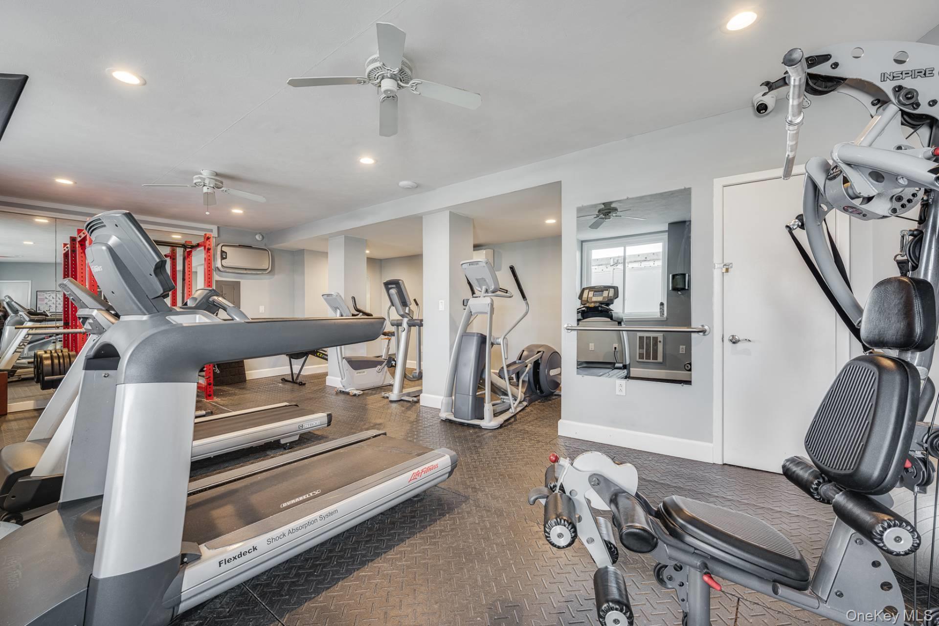 585 Dune Road, Unit 27B photo 22