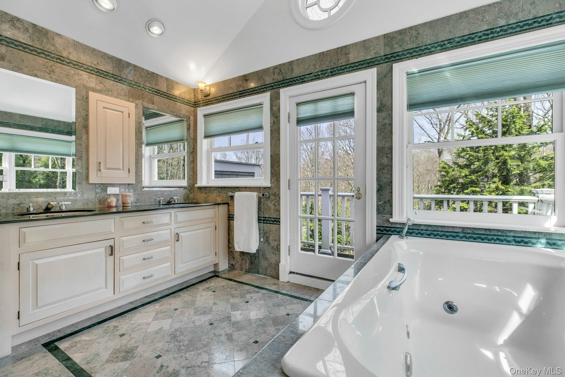 10 Redmond Lane – For Sale photo 42