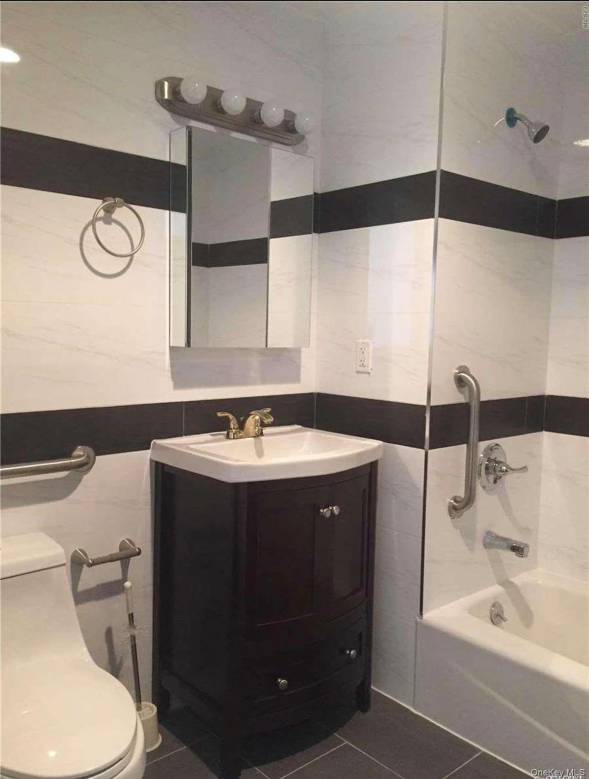4226 147th Street, Unit 4A photo 4