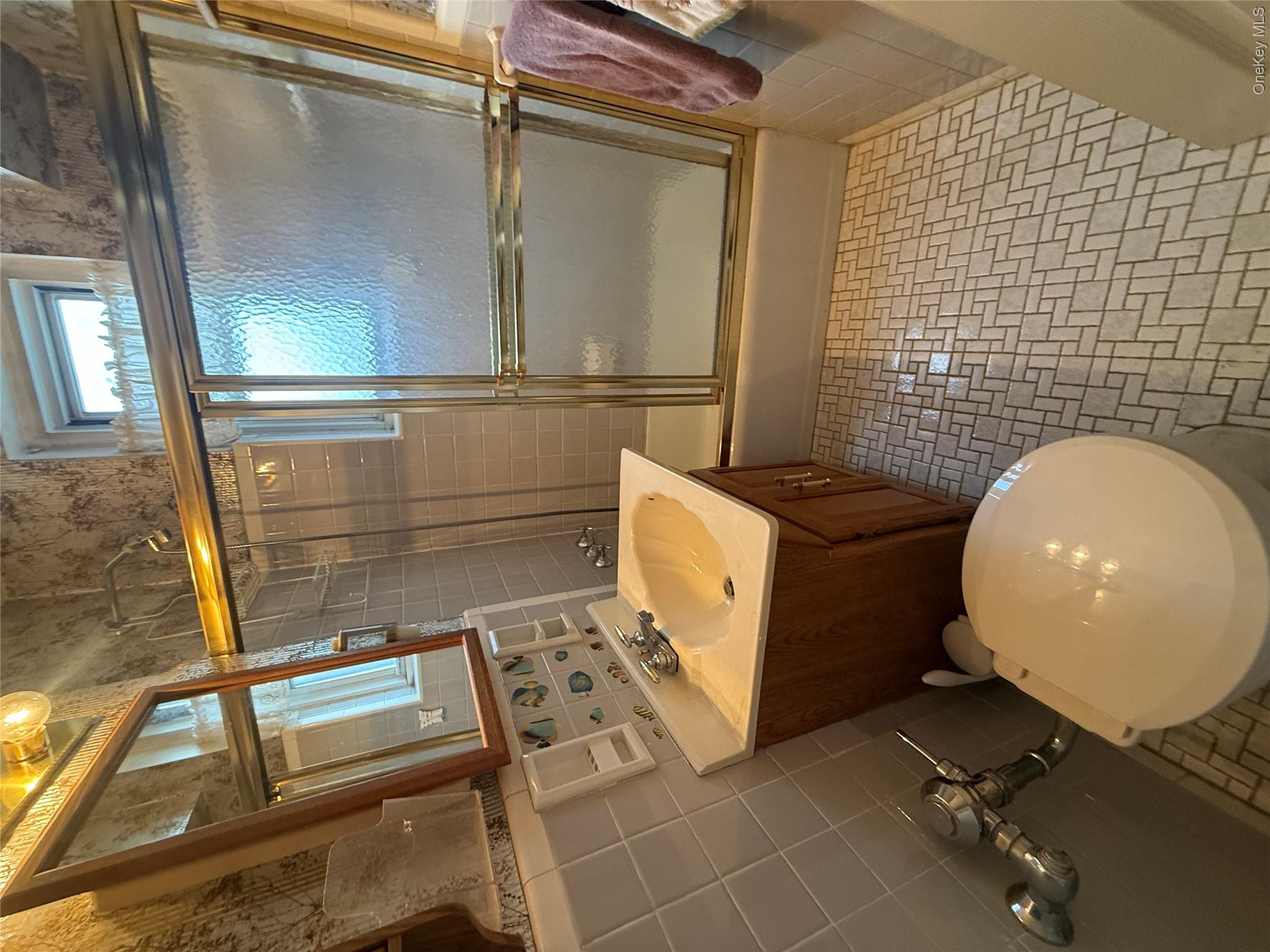 1425 Thieriot Avenue, Unit 6M photo 2