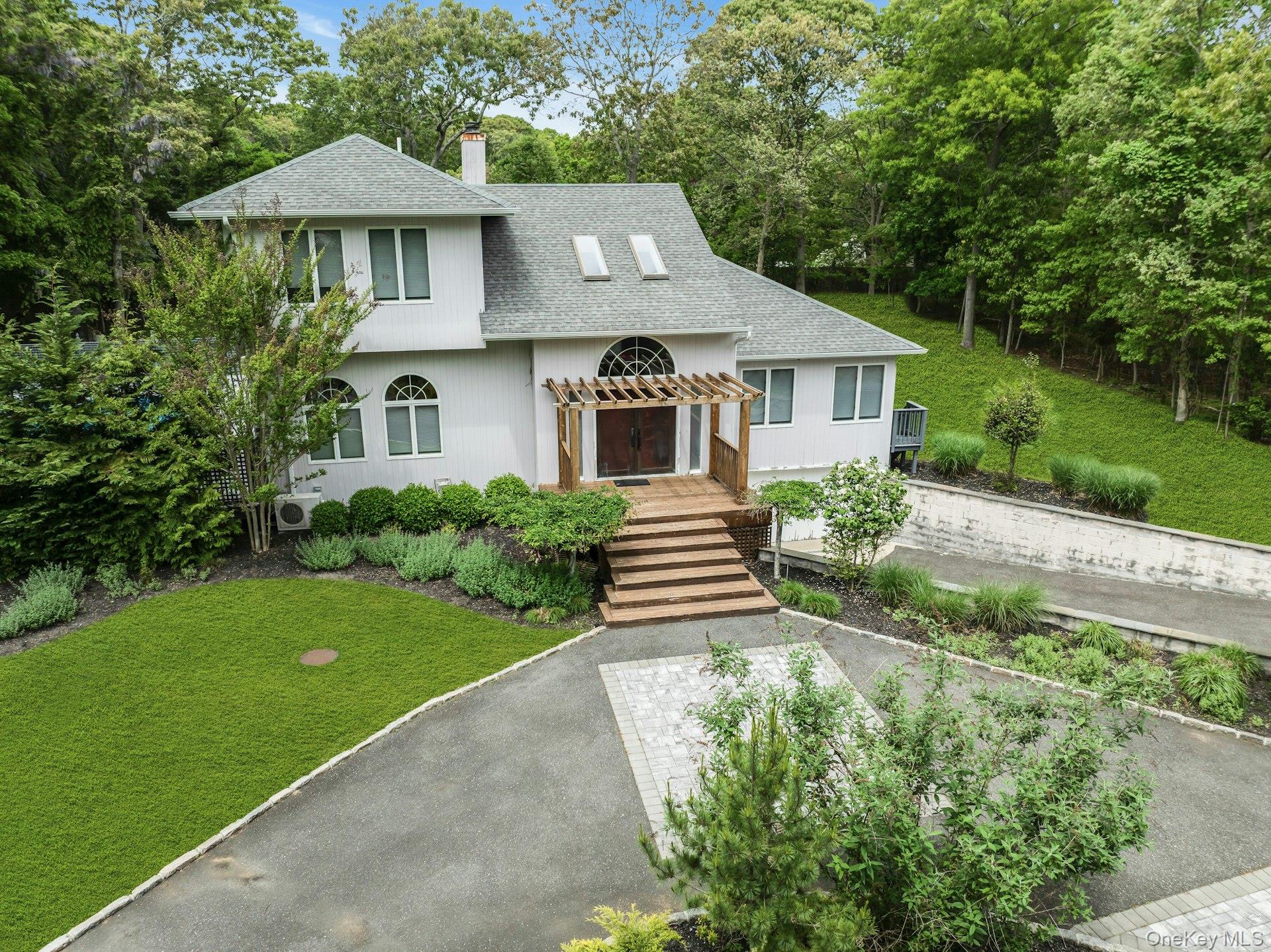 35 Bay Avenue West – For Rent