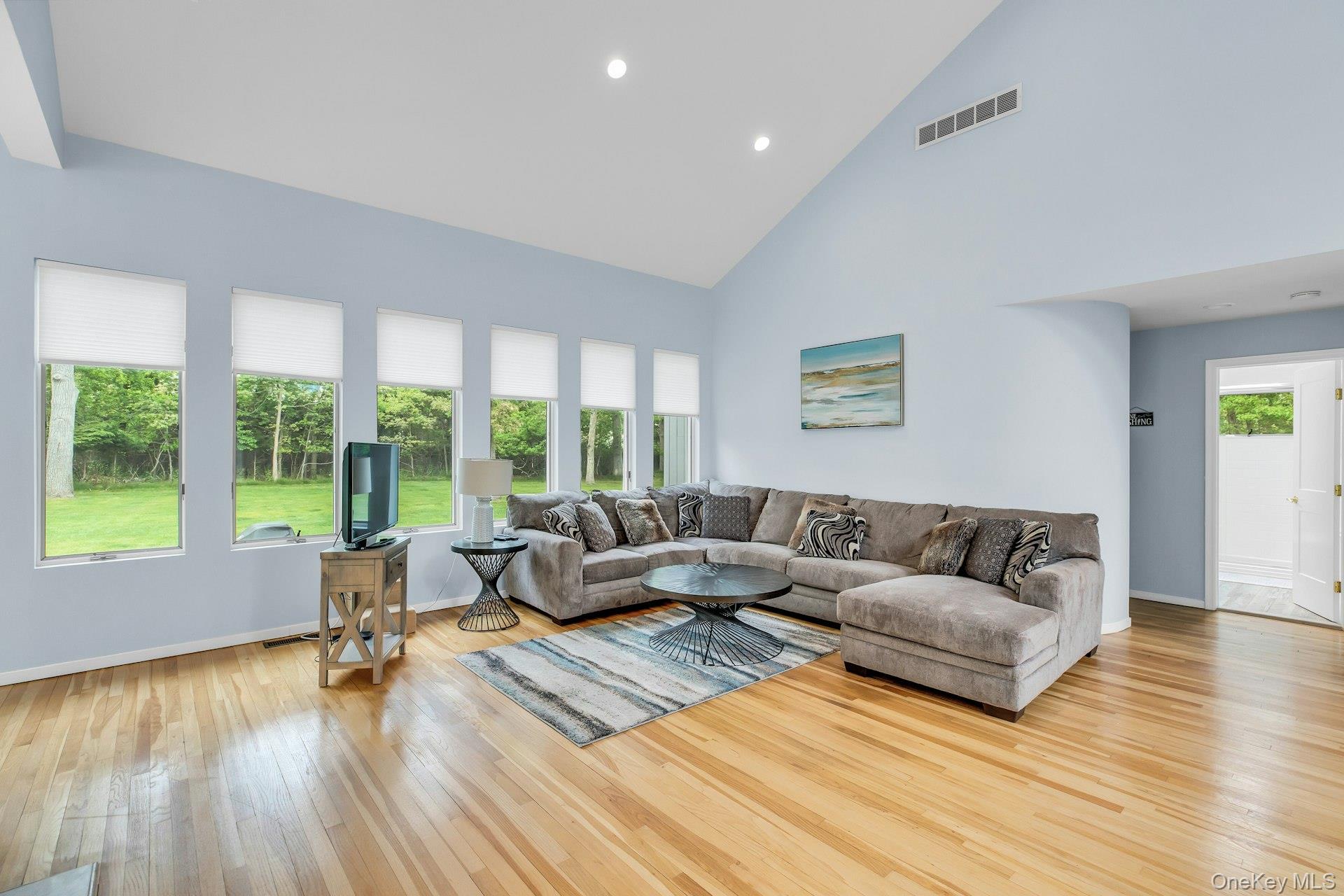35 Bay Avenue West – For Rent photo 8