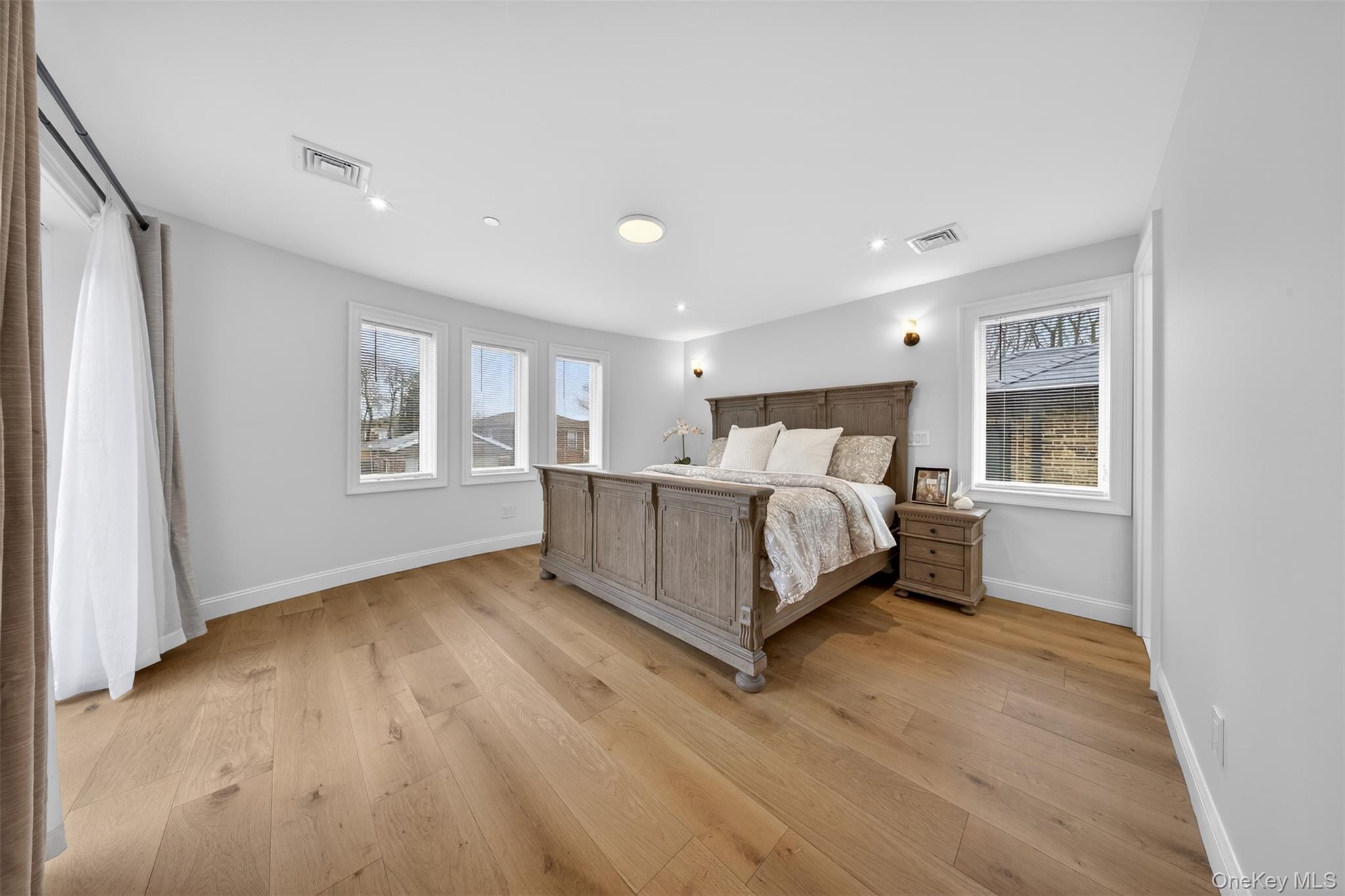14-05 133RD Place – For Sale photo 14