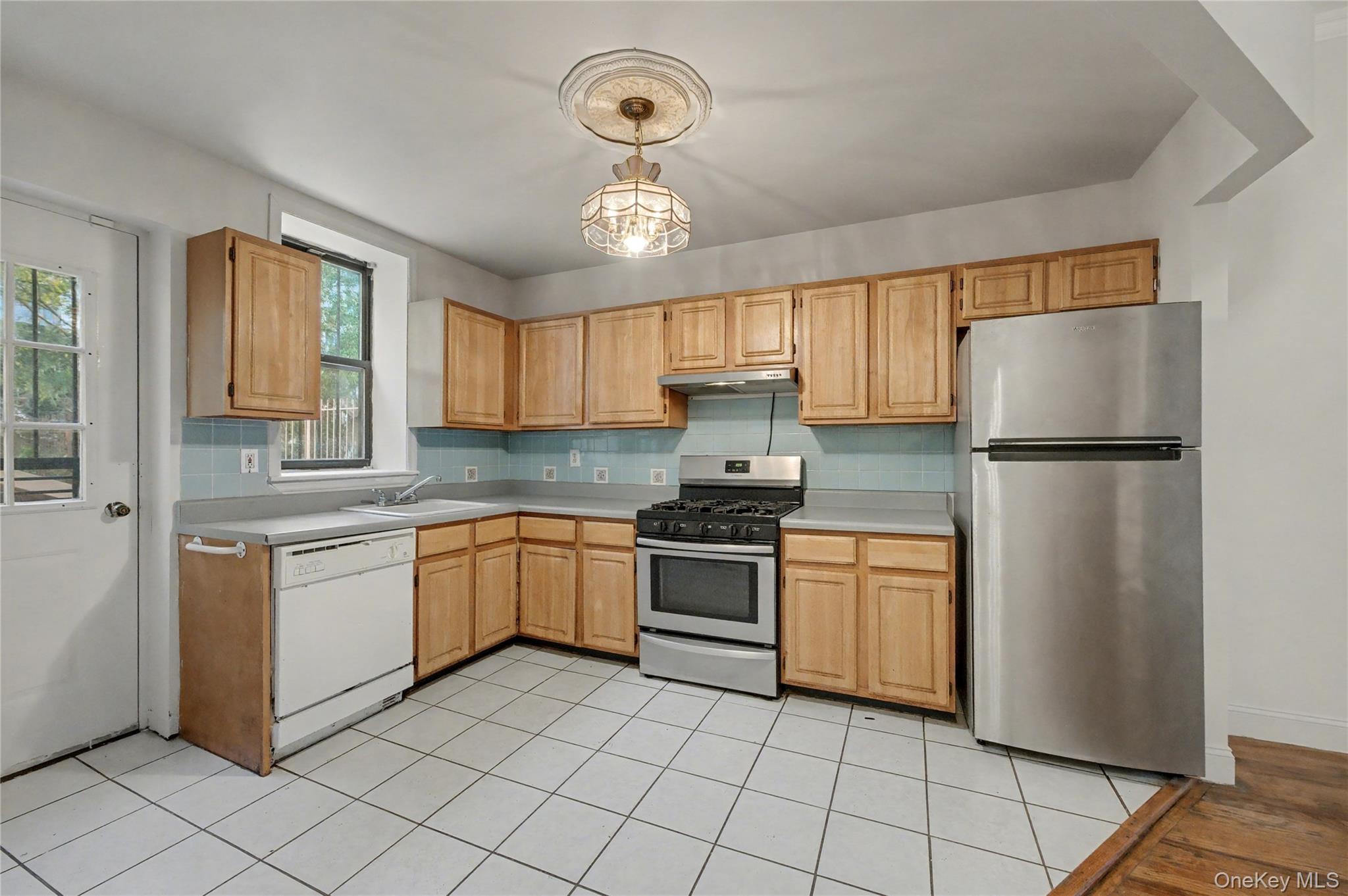 49 Bradhurst Avenue – For Sale photo 11