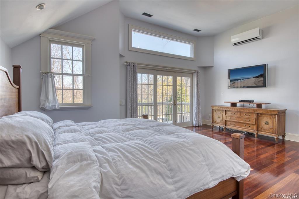 11003 Main Road – For Rent photo 12