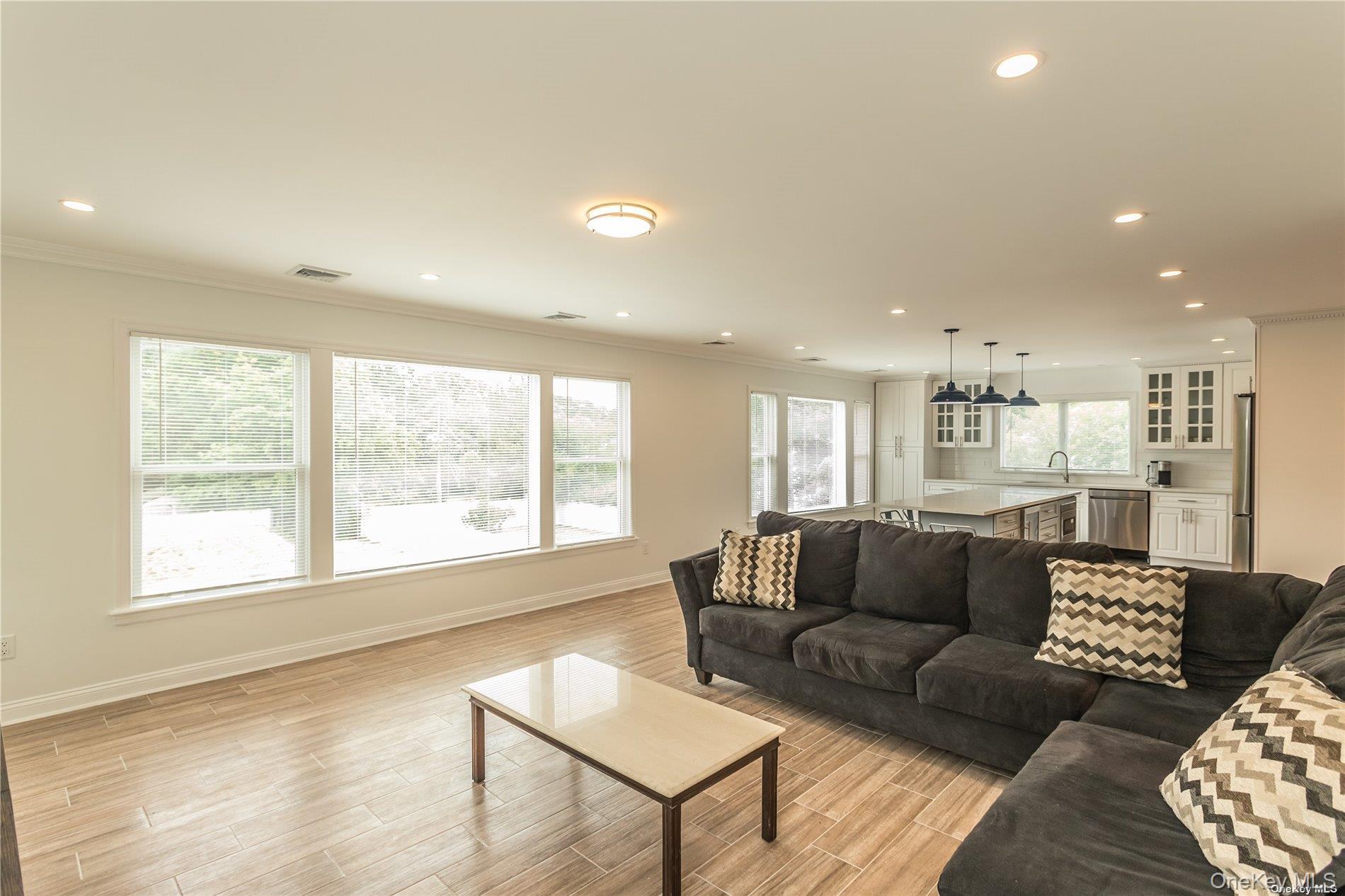 70 Sheridan Ave – For Rent photo 8
