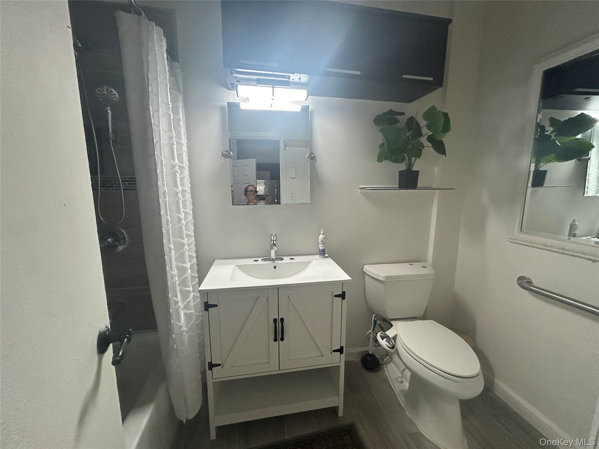 855 E Broadway, Unit LC photo 3