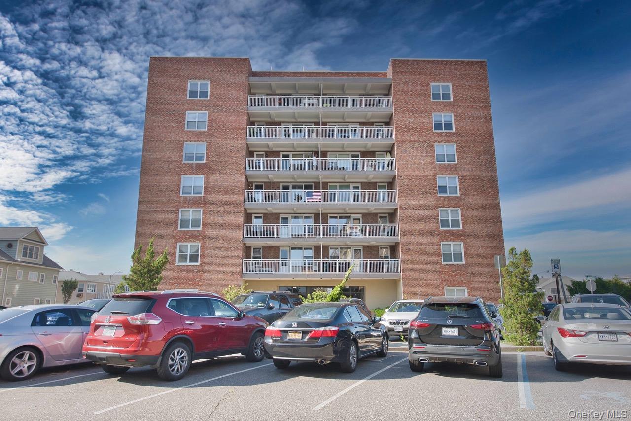855 E Broadway, Unit LC photo 2