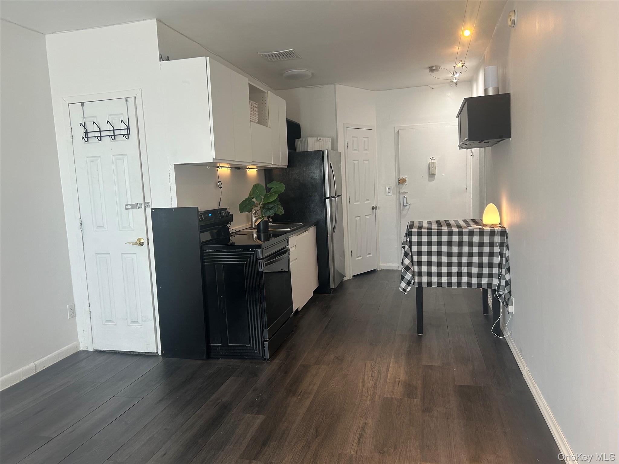 855 E Broadway, Unit LC photo 10