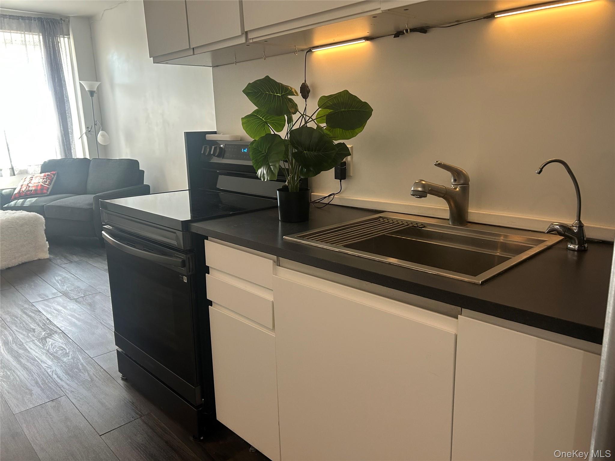 855 E Broadway, Unit LC photo 9