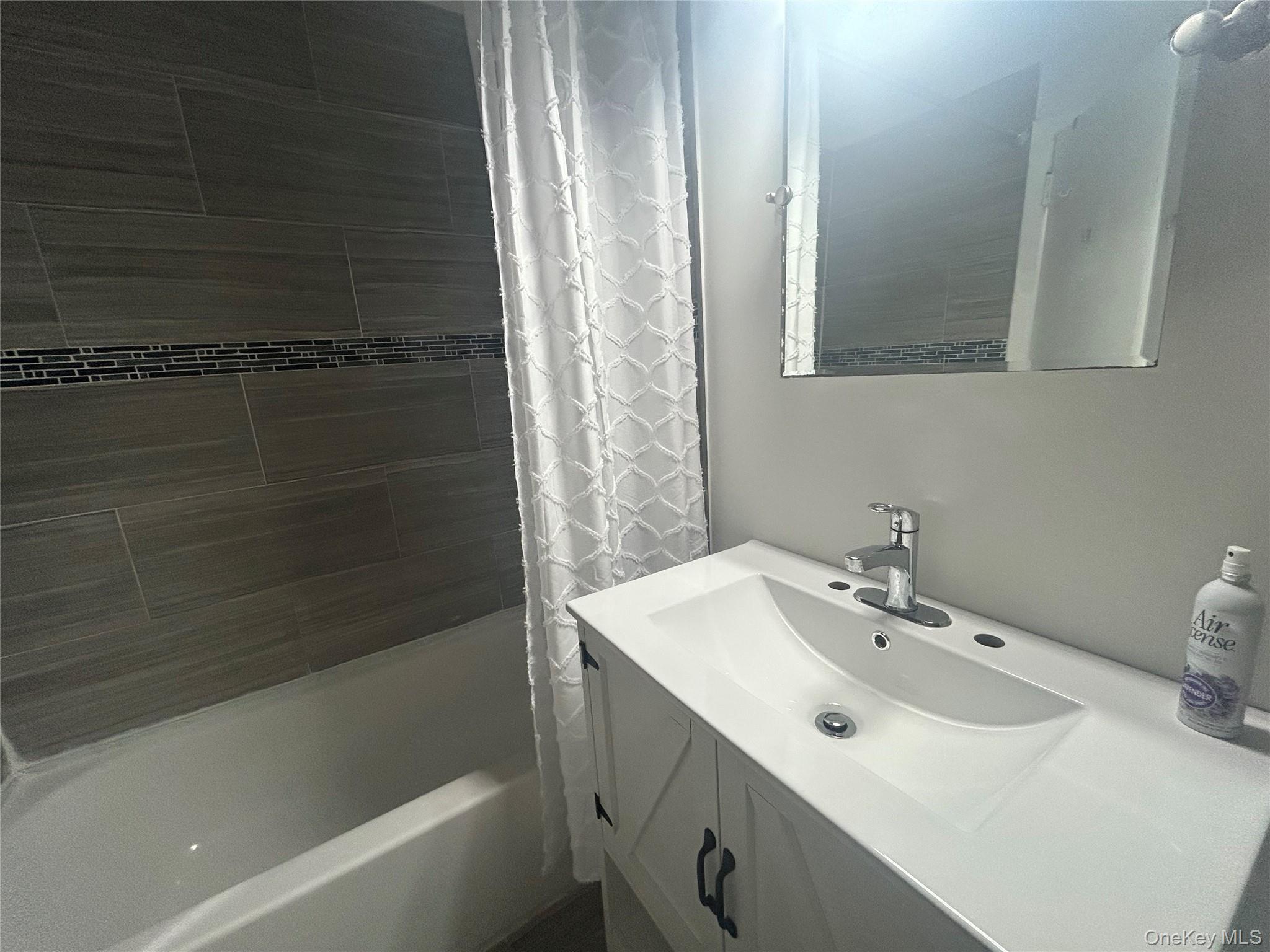 855 E Broadway, Unit LC photo 6