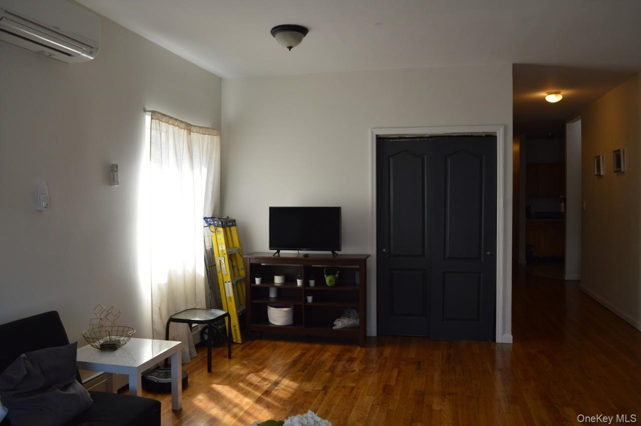 5044 47th Street – For Sale photo 10