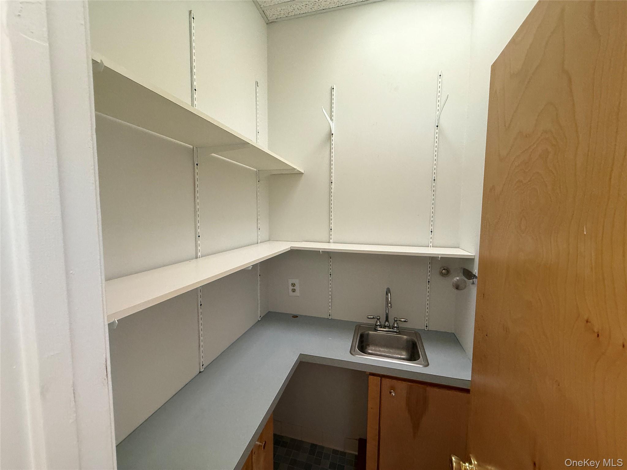 79 Route 59, Unit 5 photo 14