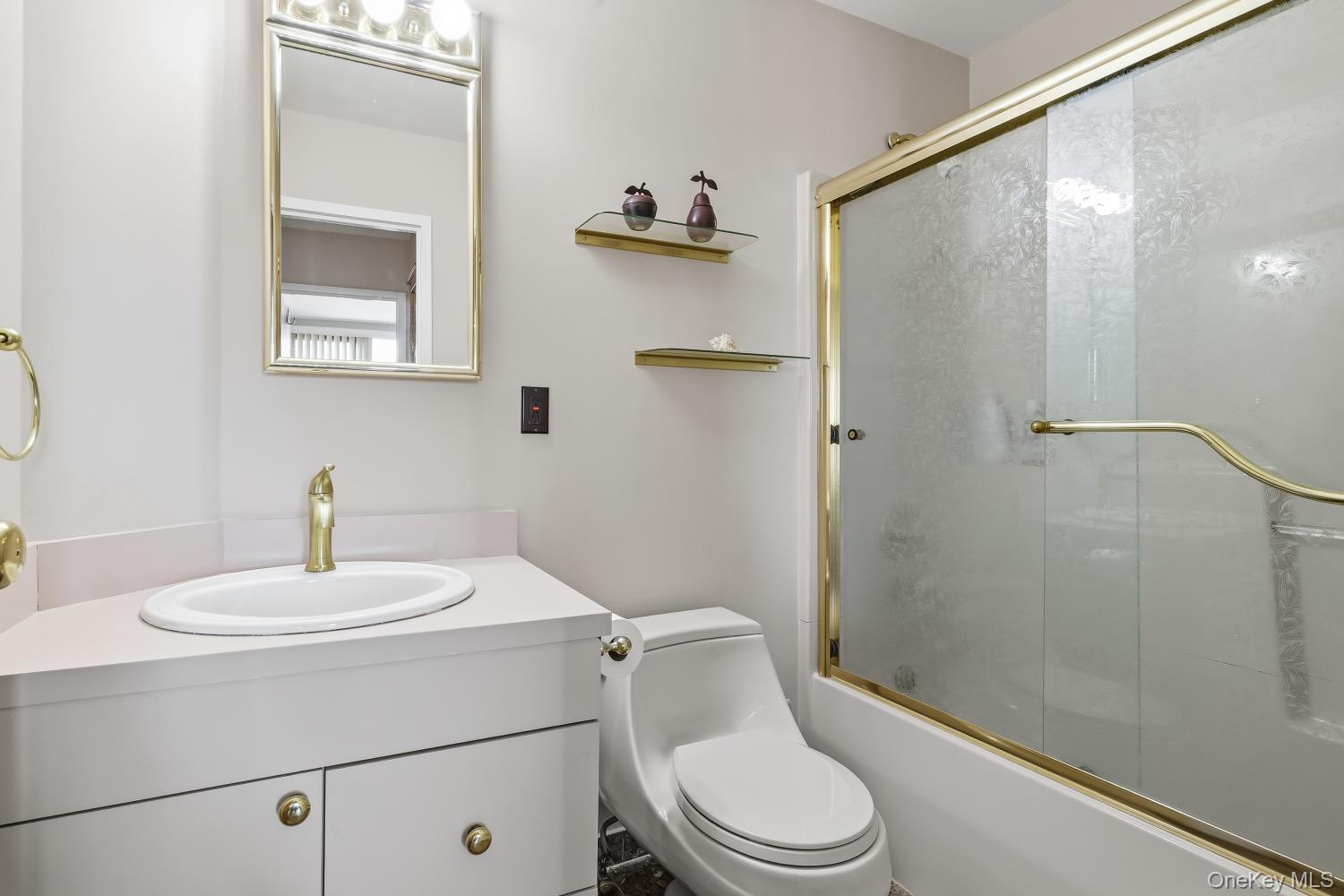 185 W Park Avenue, Unit 406 photo 19