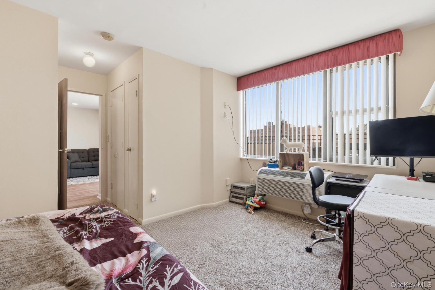 185 W Park Avenue, Unit 406 photo 20