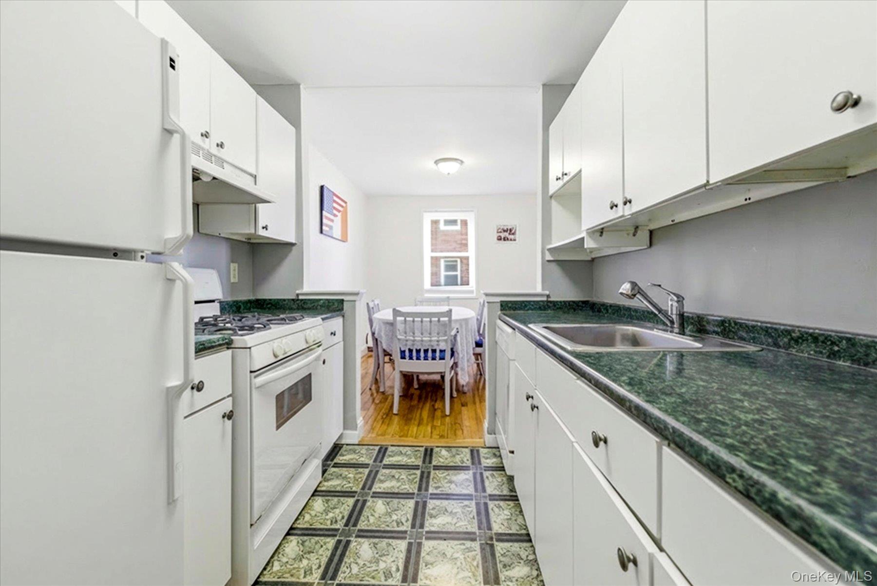 370 W Broadway, Unit 5C photo 8