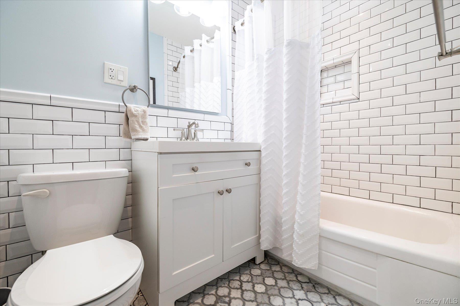370 W Broadway, Unit 5C photo 12