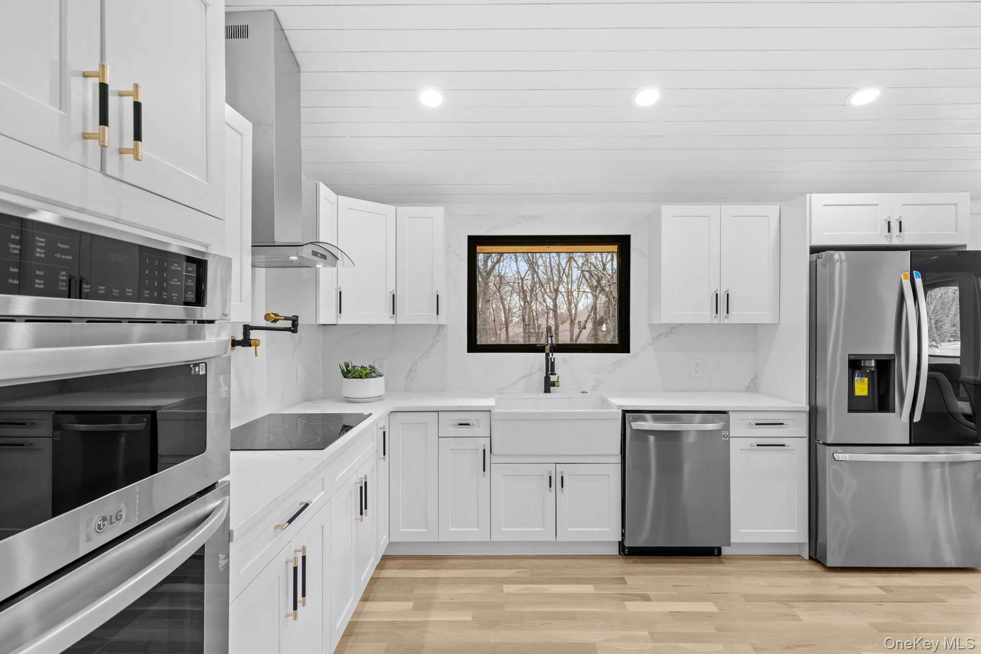 105 Old Riverhead Road W – For Sale photo 6
