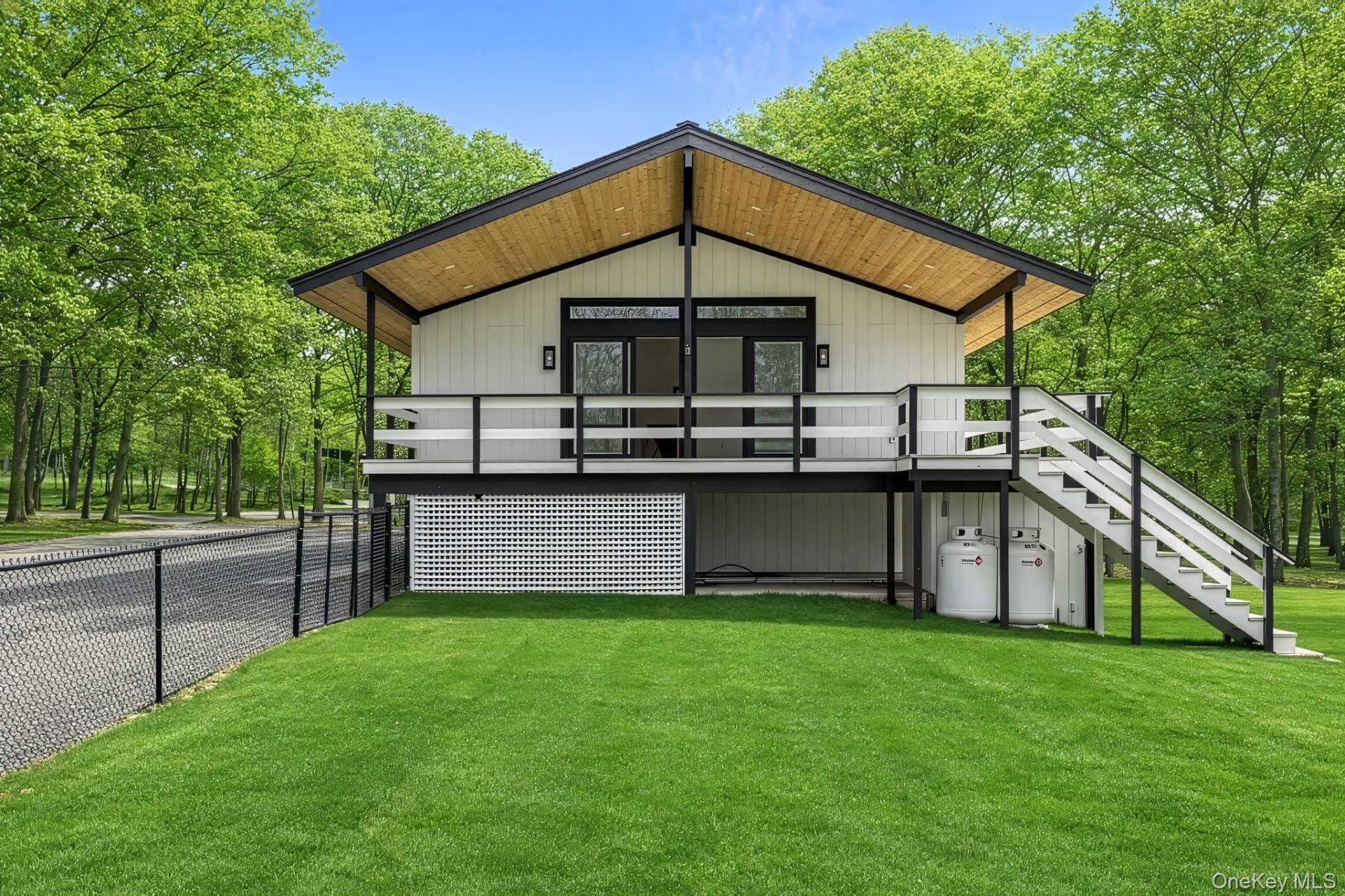 105 Old Riverhead Road W – For Sale photo 22