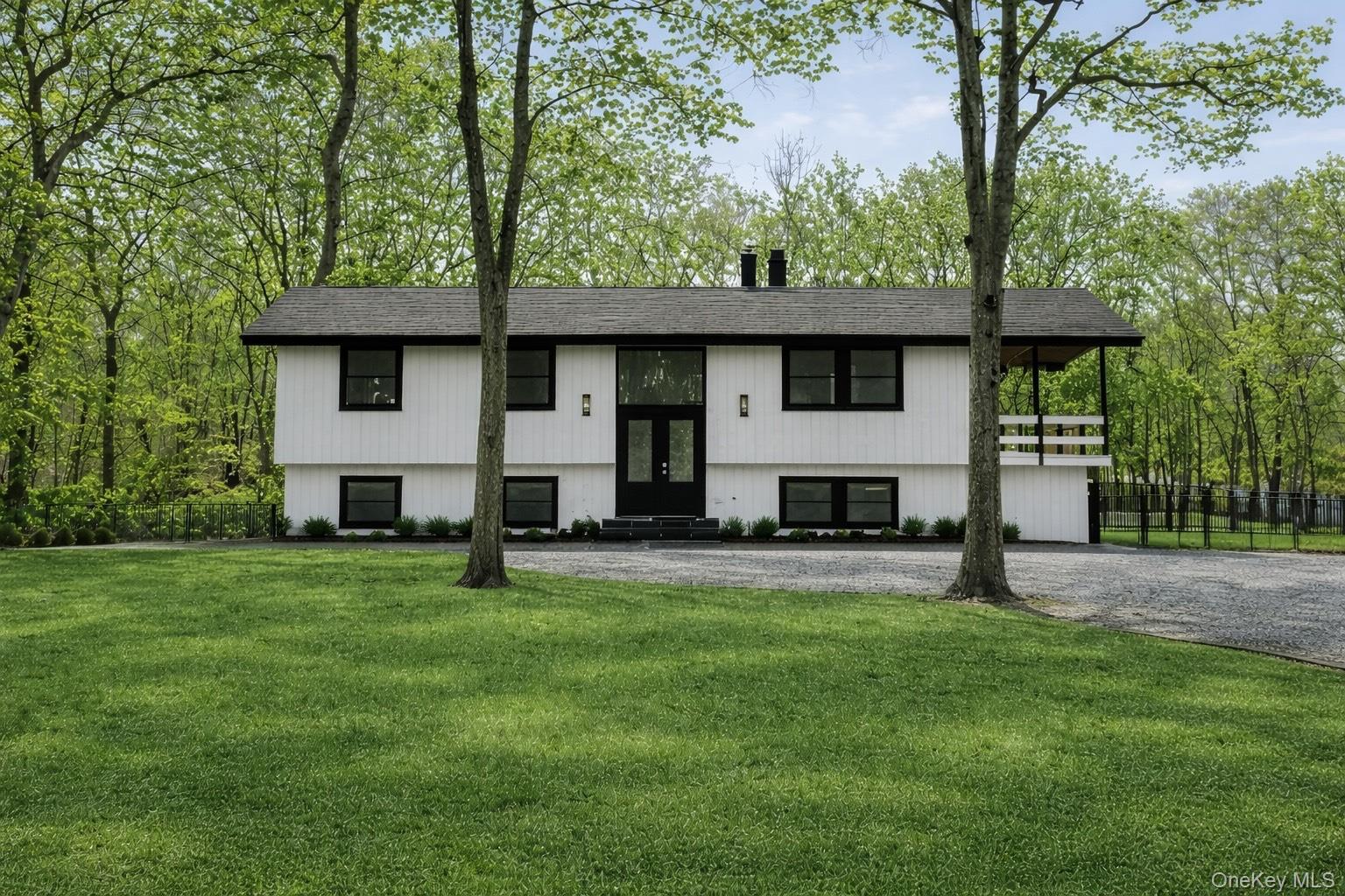 105 Old Riverhead Road W – For Sale