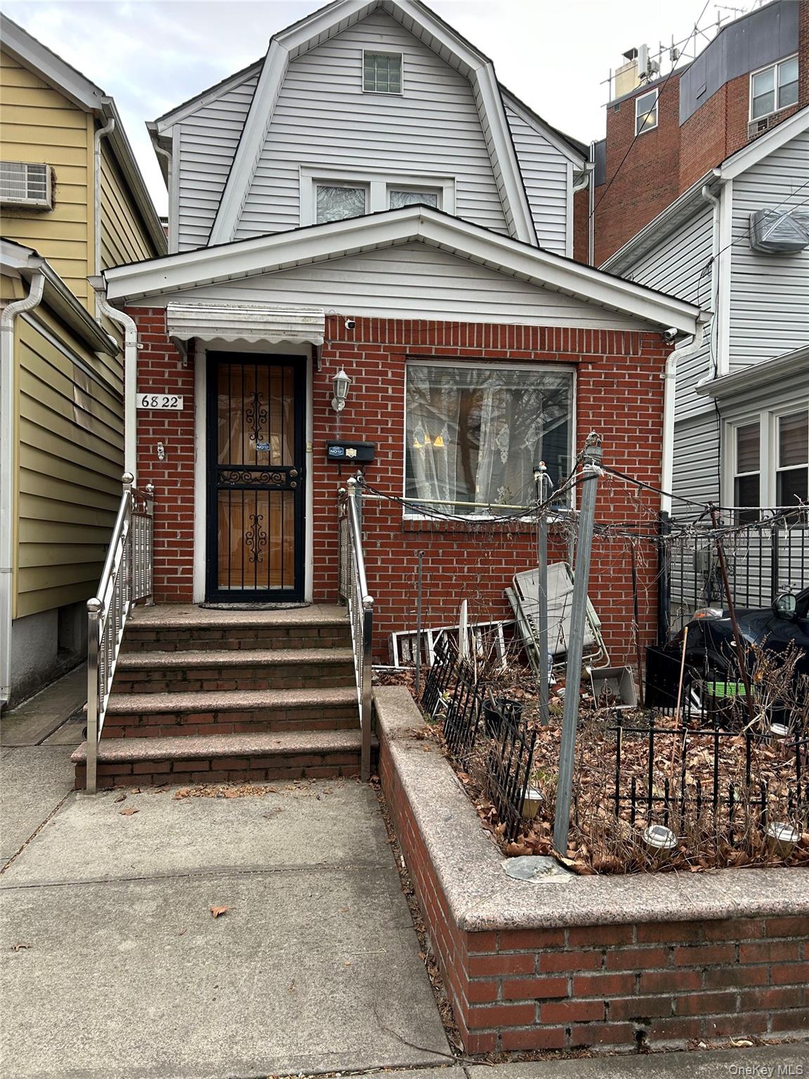 6822 Nansen Street – For Sale