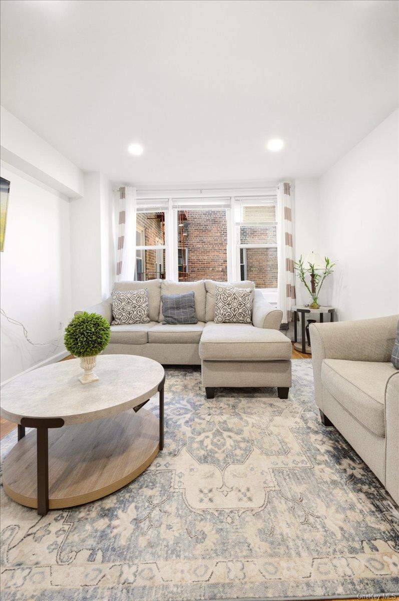 333 Bronx River Road, Unit 602 photo 5