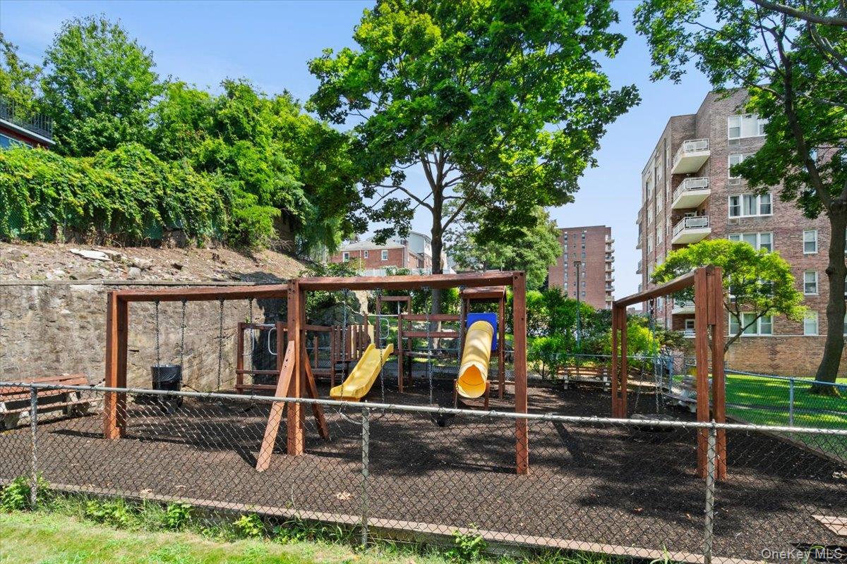 333 Bronx River Road, Unit 602 photo 19