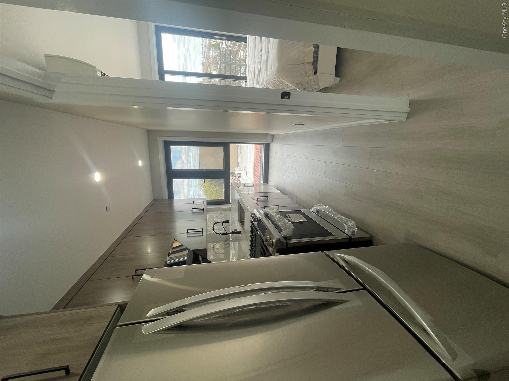 1546 Broadway, Unit 4B photo 3