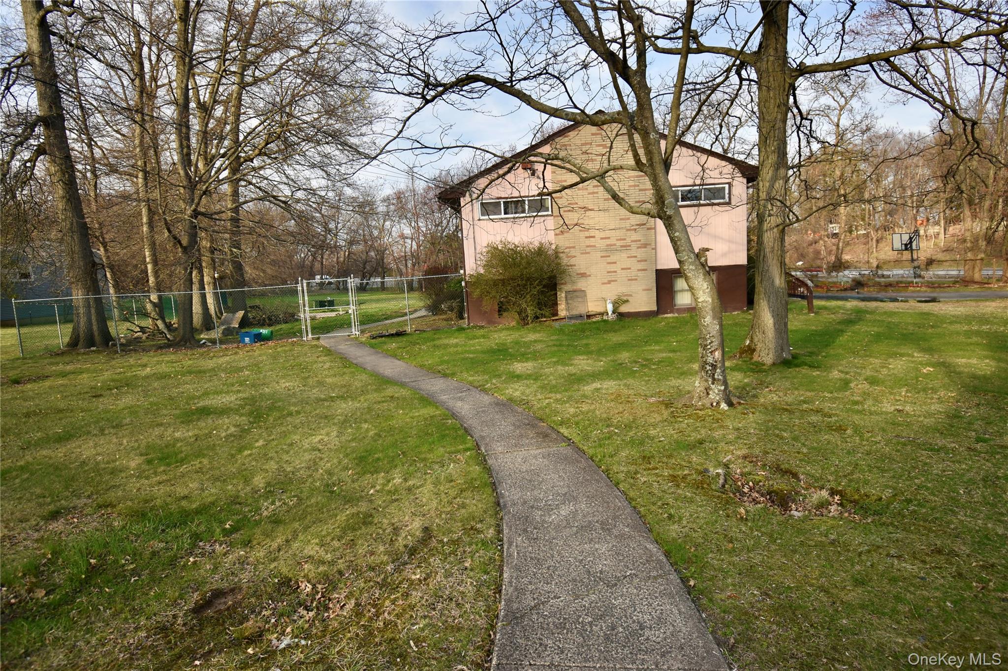 130 Scotland Hill Road – For Sale