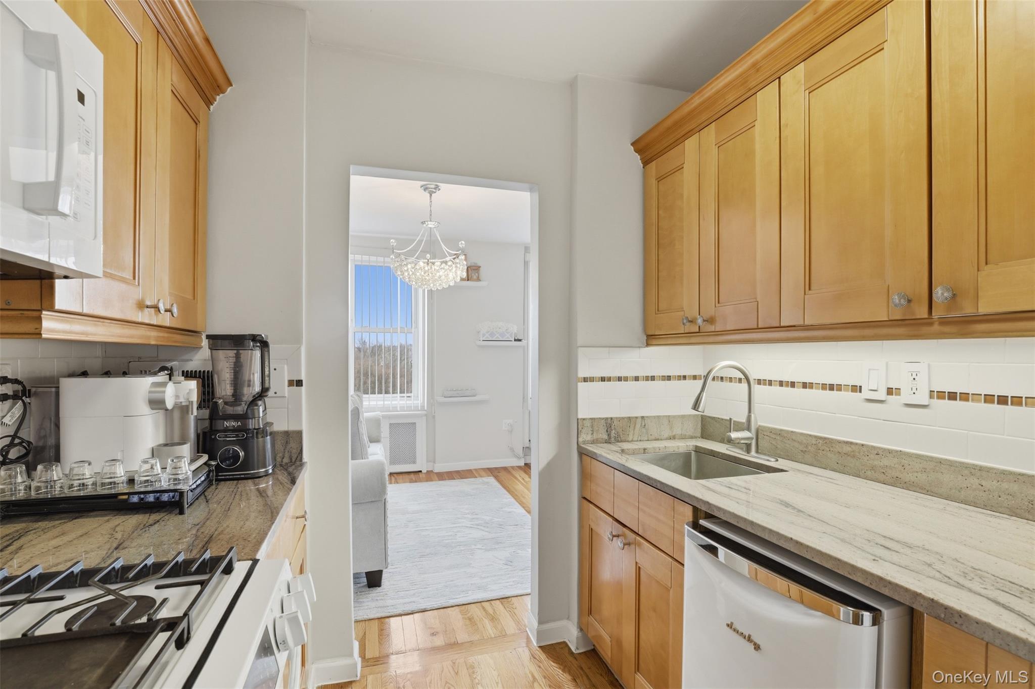 333 Bronx River Road, Unit 616 photo 9