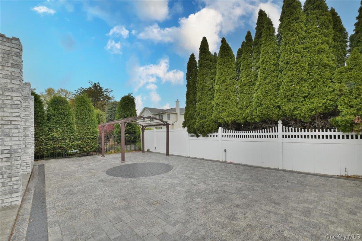 26 Maeder Avenue – For Sale photo 32