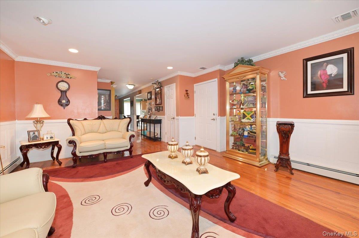 26 Maeder Avenue – For Sale photo 4