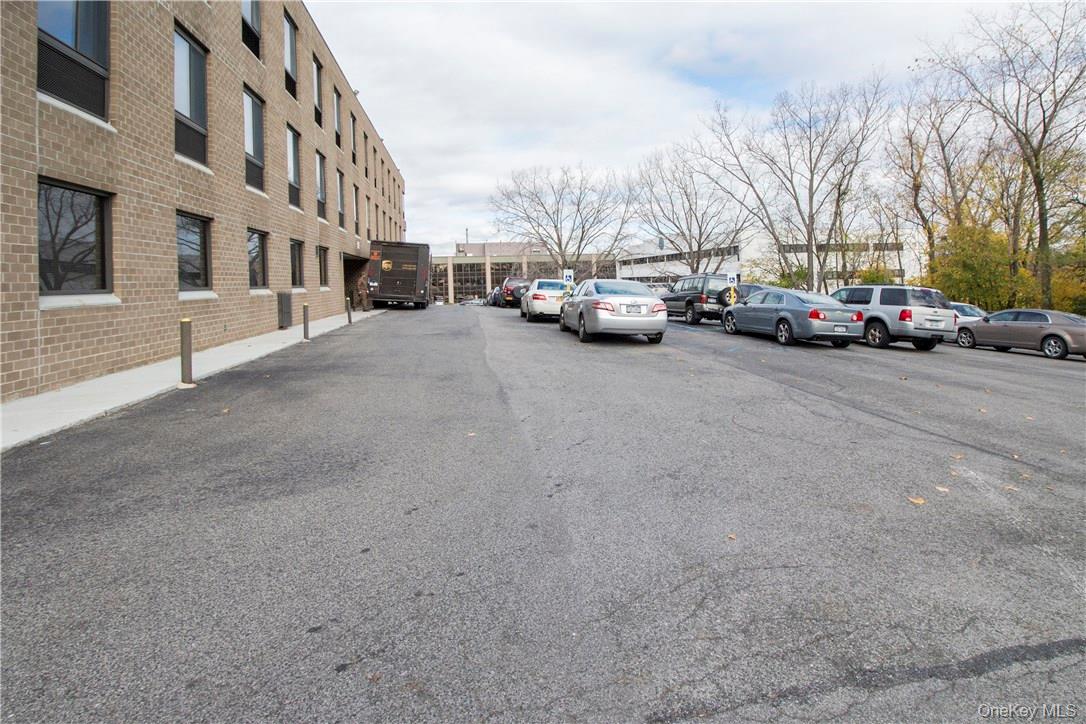 944 N Broadway – For Rent photo 7