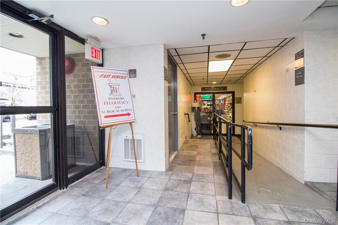 944 N Broadway – For Rent photo 6