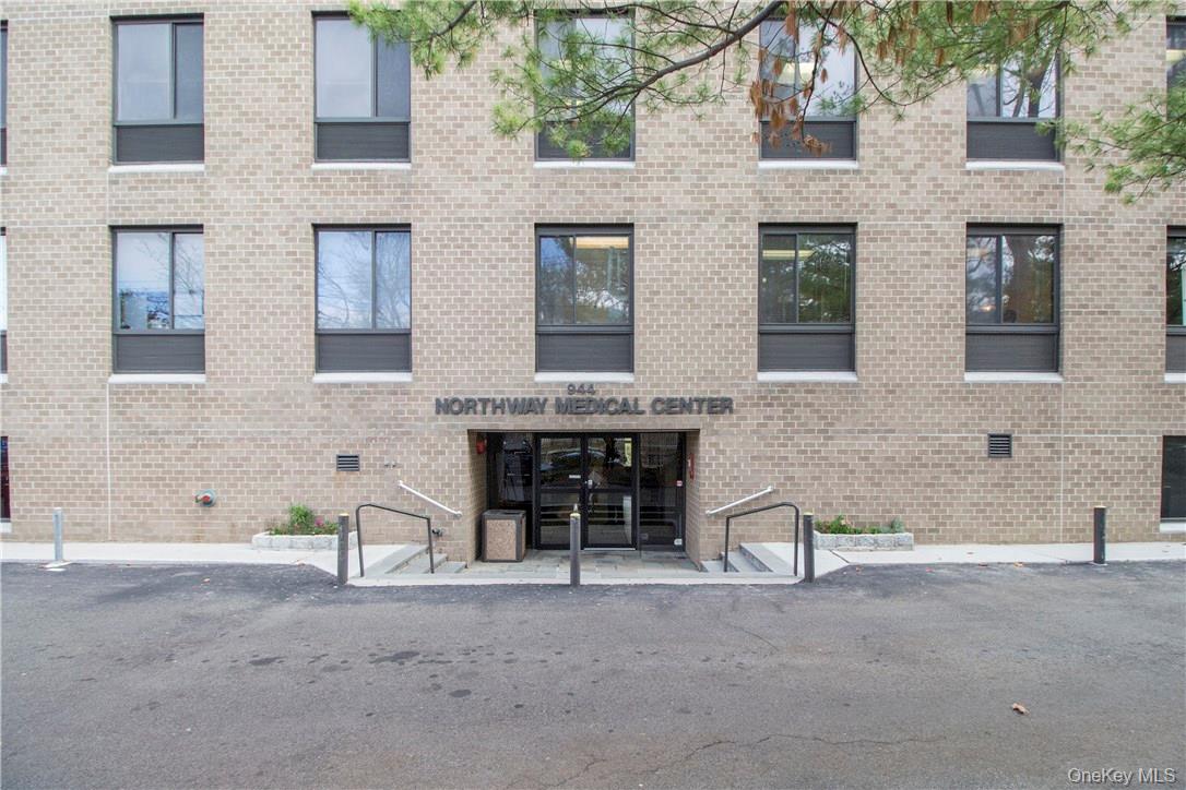 944 N Broadway – For Rent